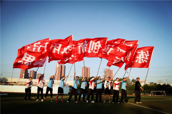 记新利18体育官网
2019届高三拓展活动2.webp.jpg