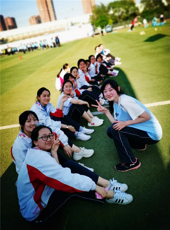 记新利18体育官网
2019届高三拓展活动19.webp.jpg
